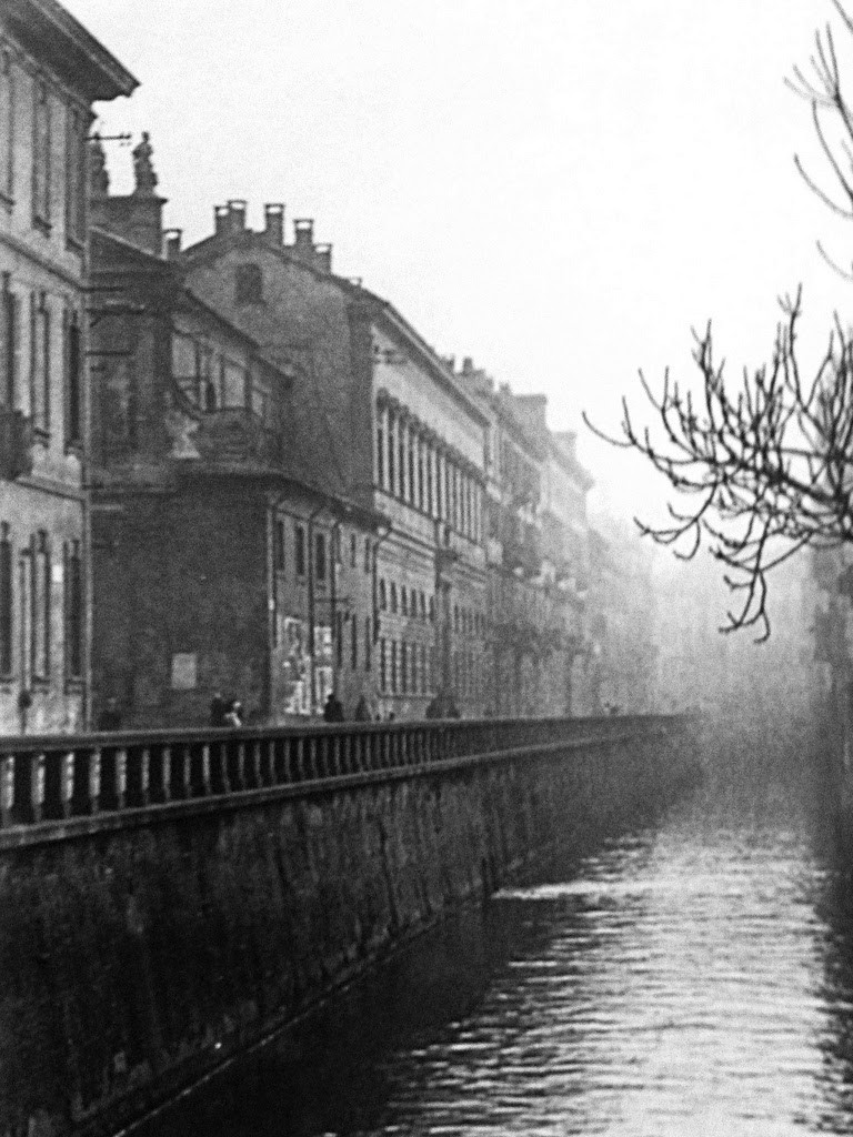 Il Naviglio di Via Fatebenefratelli, sulla sinistra la chiesa di Santa Maria in Aracoeli 