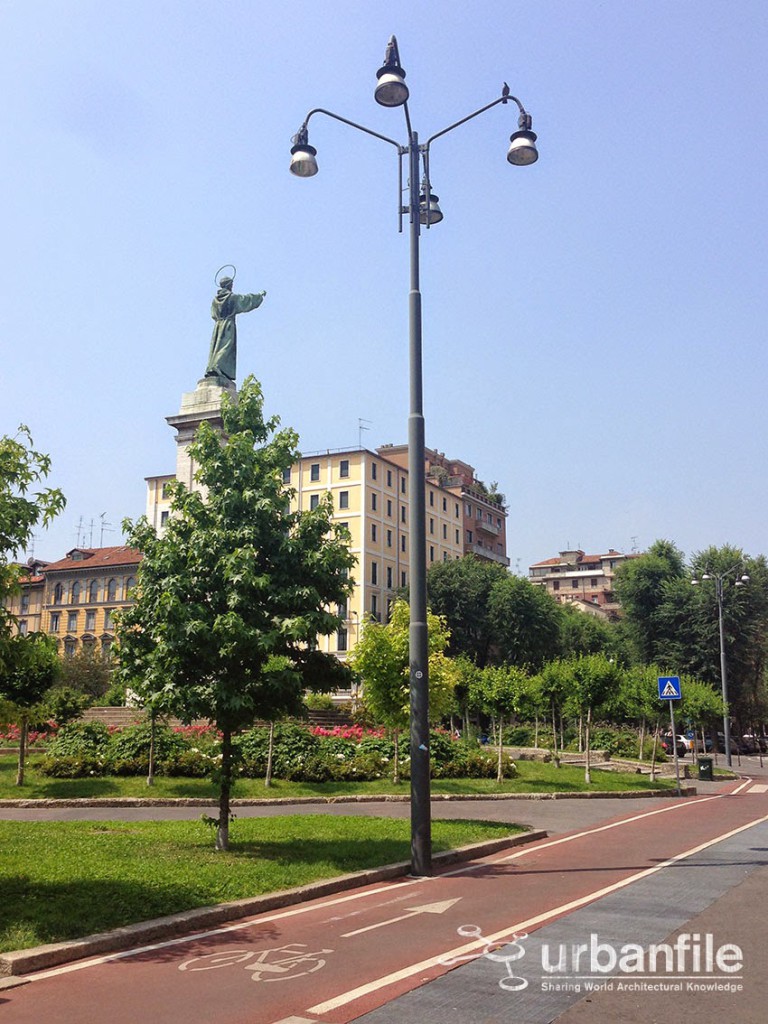 Lampioni piazza Risorgimento