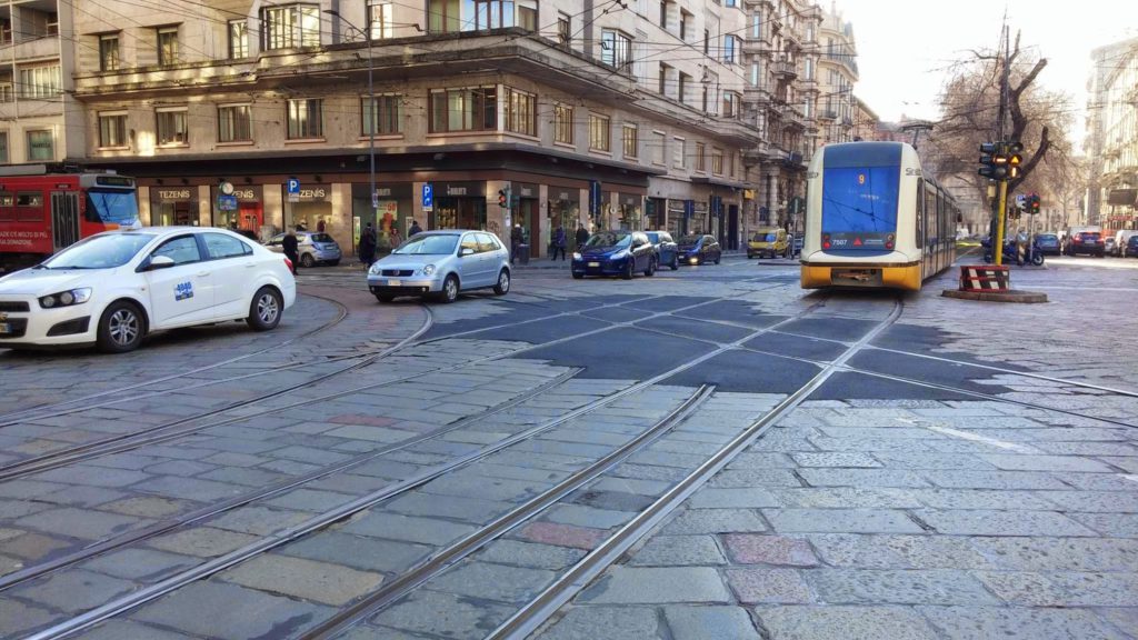 2015-02-02-piazza-cinque-giornate-scambi-tram