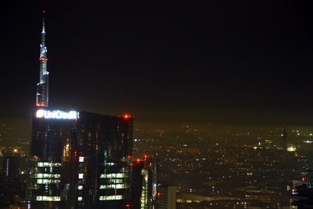 Milano_Notturna_Unicredit