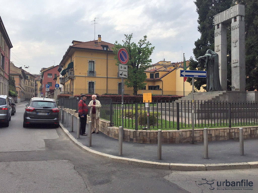 2016-04-03_Parcheggi_Piazza dei Piccoli Martiri_1