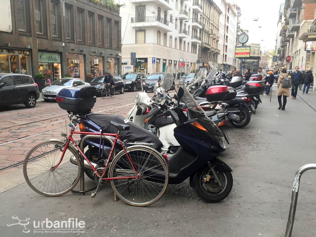 2016-04-08_Corso_Genova_Fermata_Tram_1