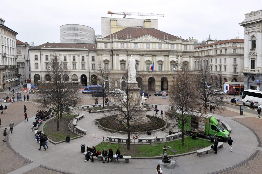 2016_11-14_aiuola_piazza_scala_1
