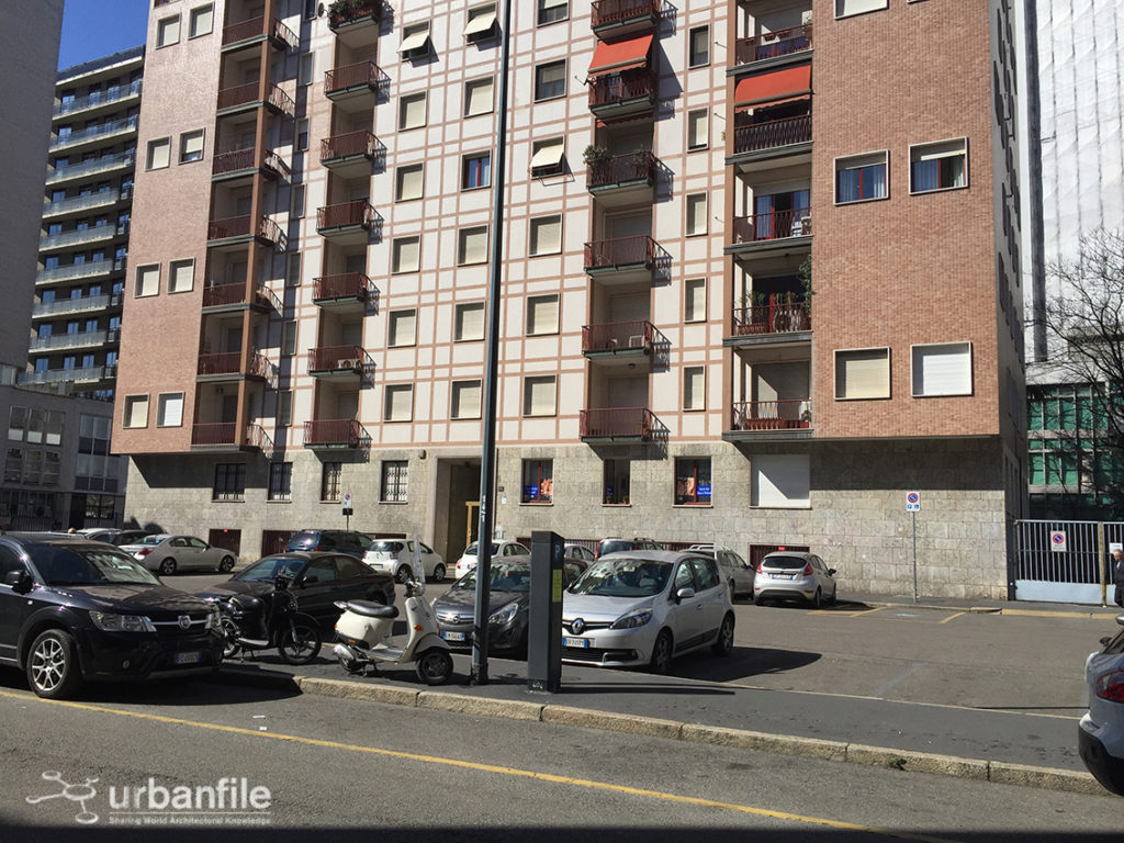 2017-03-11_Via_Cornalia_Parcheggio_3