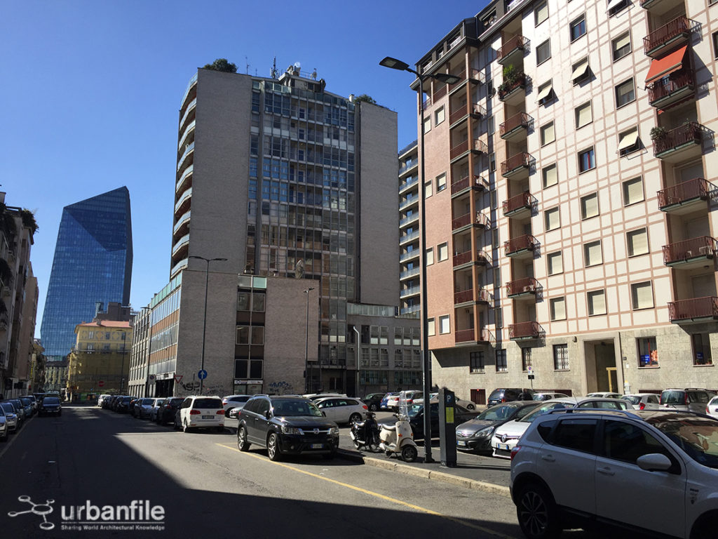2017-03-11_Via_Cornalia_Parcheggio_4