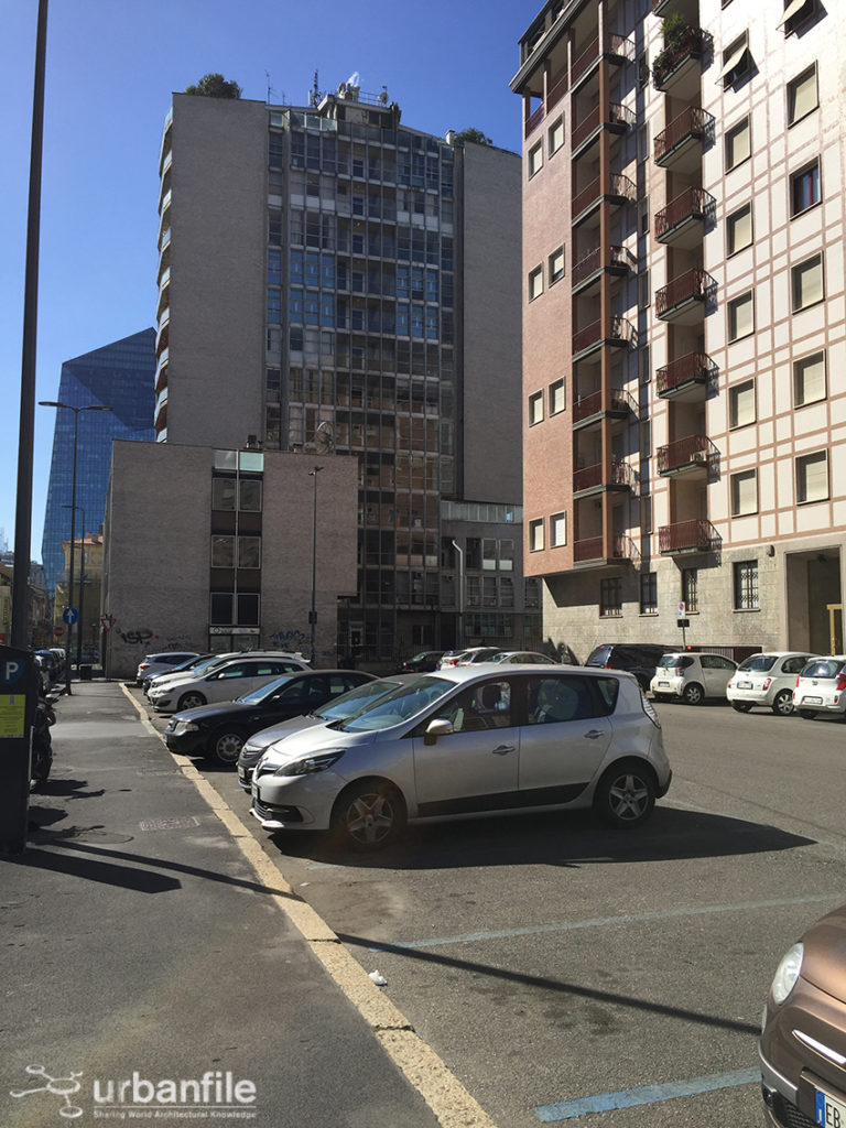 2017-03-11_Via_Cornalia_Parcheggio_6