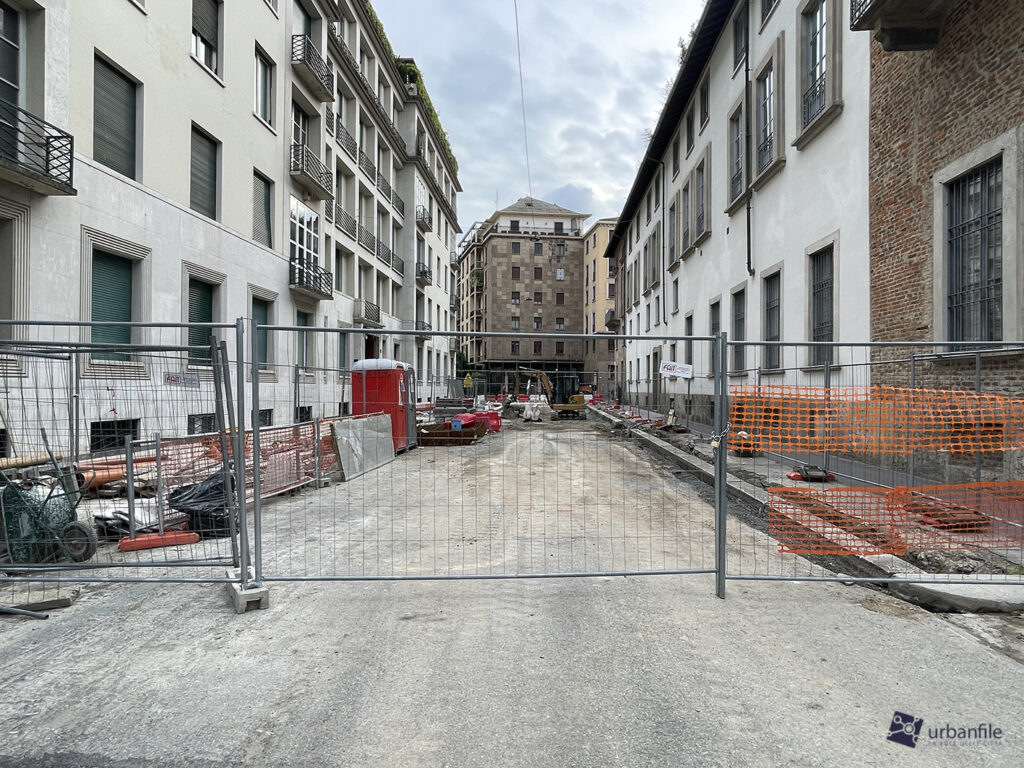 Milano San Babila Cantiere Stazione M Piazza E Via Mozart