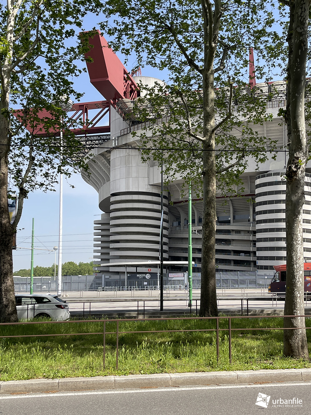 Milano San Siro La Fermata M San Siro Stadio Sarebbe Troppo