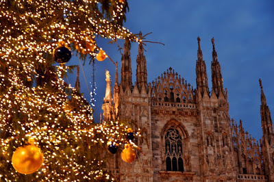 Zona Duomo – Albero ecologico, musica, luci su palazzi e portici: tradizione e novità per il Natale 2015