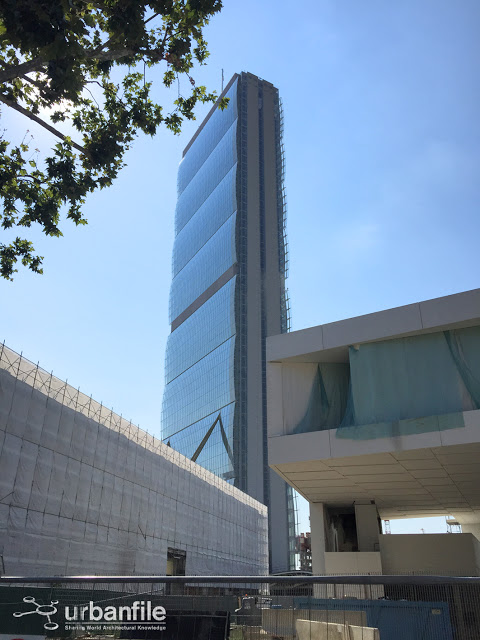 Zona Tre Torri – Giro al cantiere di Citylife: il centro commerciale