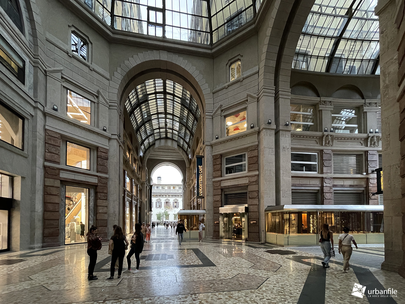 Milano | Pasquirolo – Completato il rinnovo della Galleria del Corso
