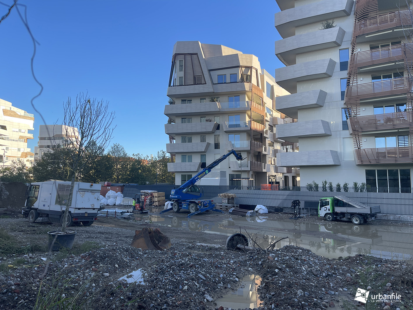 Milano Tre Torri Citylife Cantiere Residenze Libeskind Completate Urbanfile