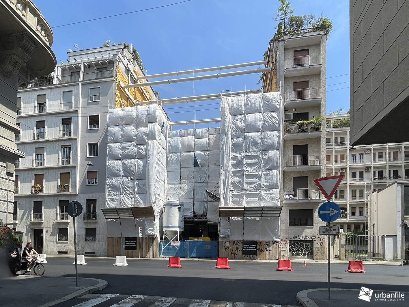 Milano | Porta Magenta – Demolizione Terraggio 28 e Carducci 23: luglio 2024