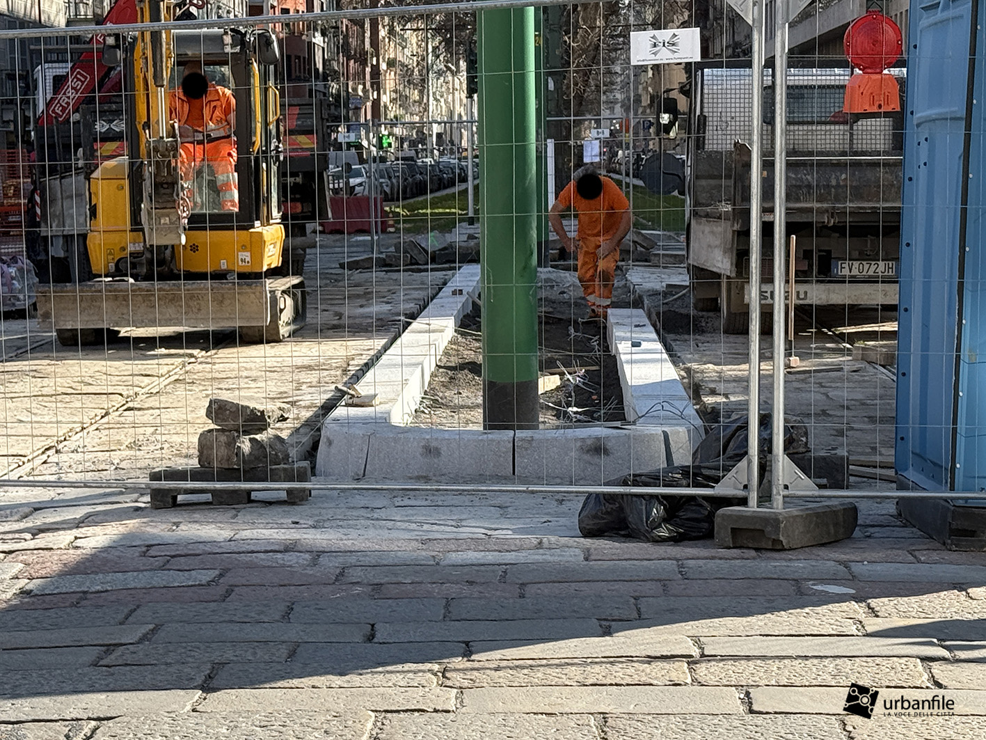 Milano | Porta Monforte – Piazza Tricolore: marzo 2025, finalmente sistemano lo spartitraffico