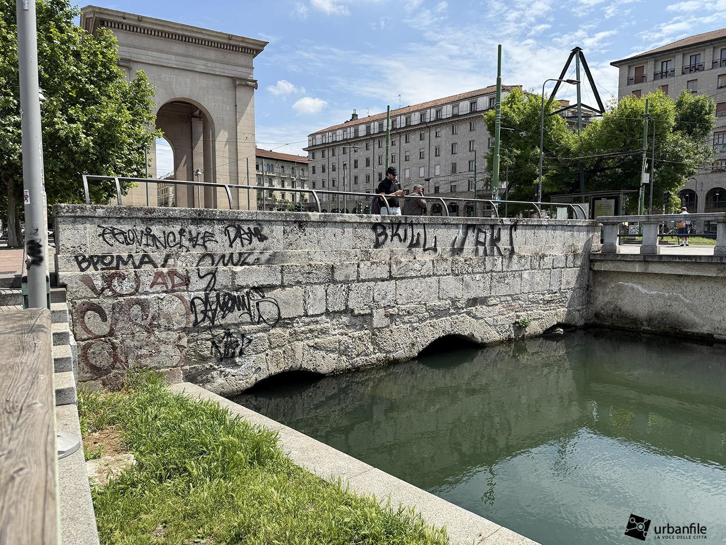 Milano | Porta Ticinese – Darsena: un mese dopo la pulizia dai graffiti