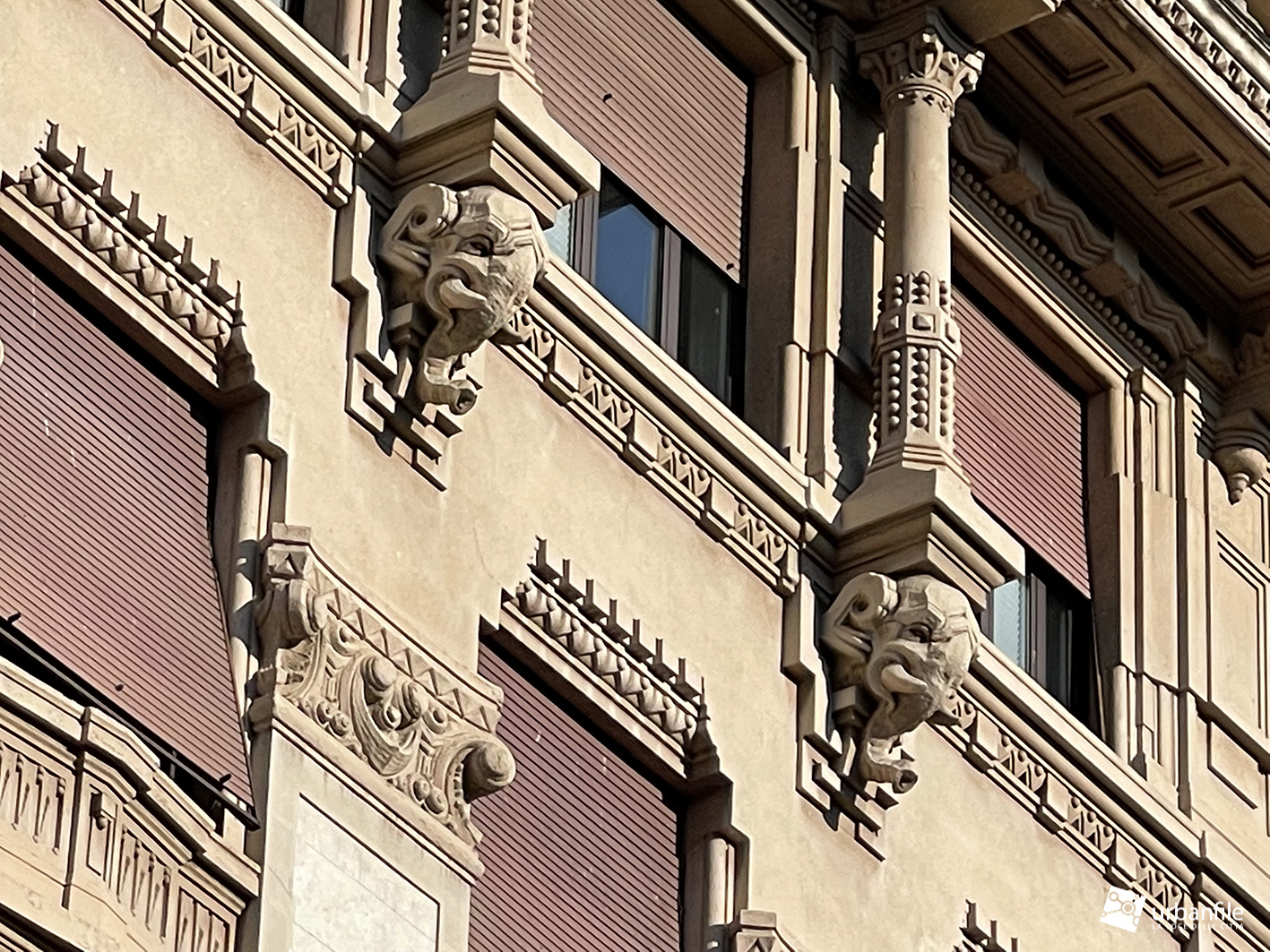Milano | Centro Storico – La “Casa degli Elefanti” ingabbiata in attesa di un restauro