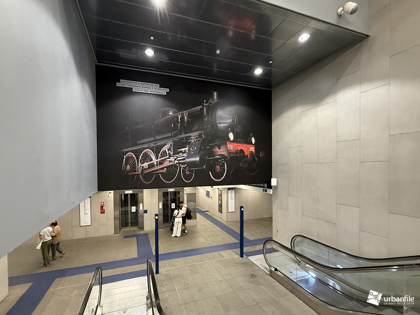 Milano | Centro Storico – La stazione M4 Sant’Ambrogio diventa una galleria d’arte con “Light Stencils”